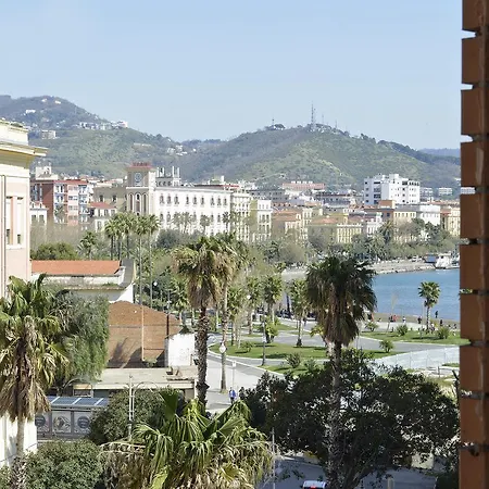 Fronte Del Porto Bed and breakfast Salerno