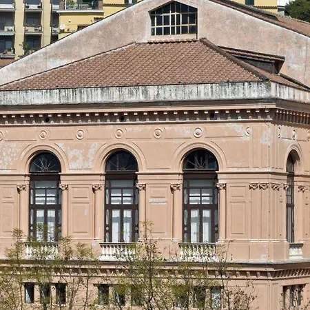 Fronte Del Porto