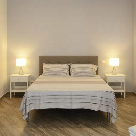 Fronte Del Porto فندق مبيت وإفطار 3*