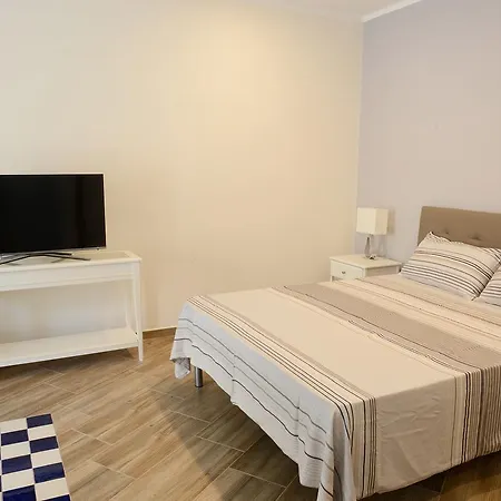 Fronte Del Porto Bed & Breakfast
