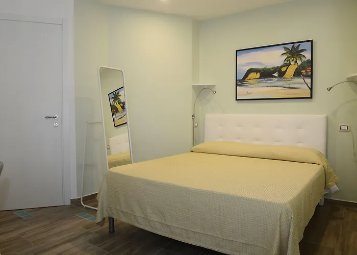 Bed and Breakfast Fronte Del Porto Σαλέρνο