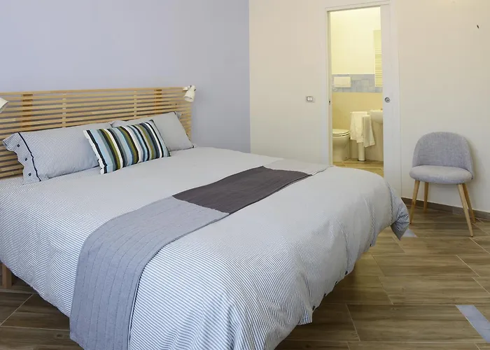 Fronte Del Porto Bed and Breakfast