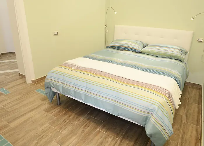 Bed and Breakfast Fronte Del Porto Σαλέρνο